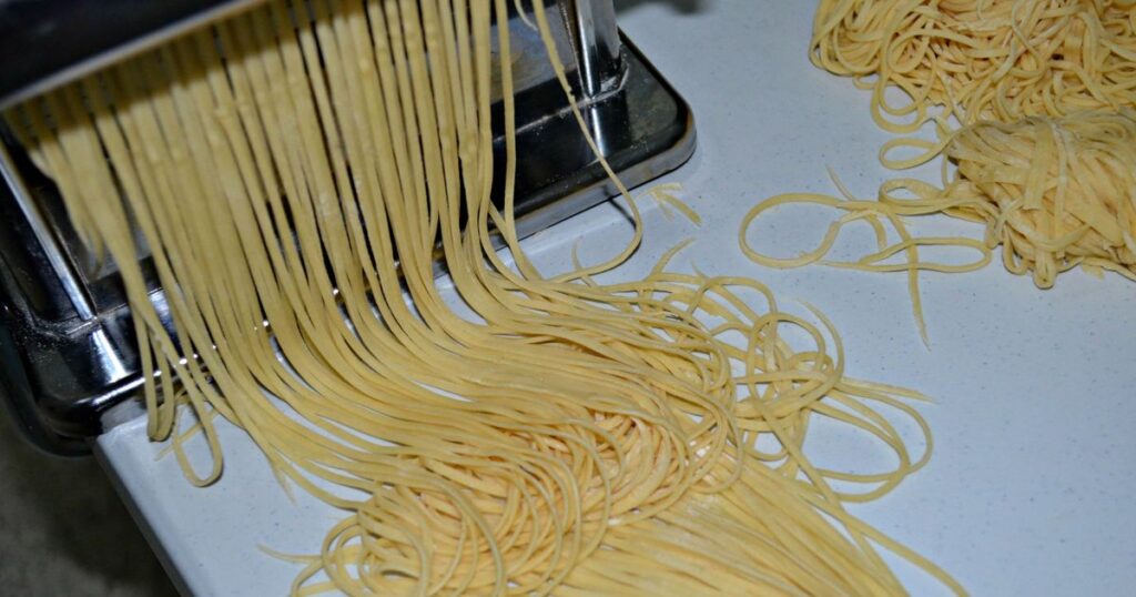 cara bikin mie pakai mesin