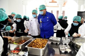 Pengawasan Prosedur Kebersihan Staf untuk Standar Operasional