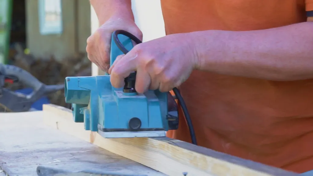 Cara Menyerut Kayu Rata dan Halus